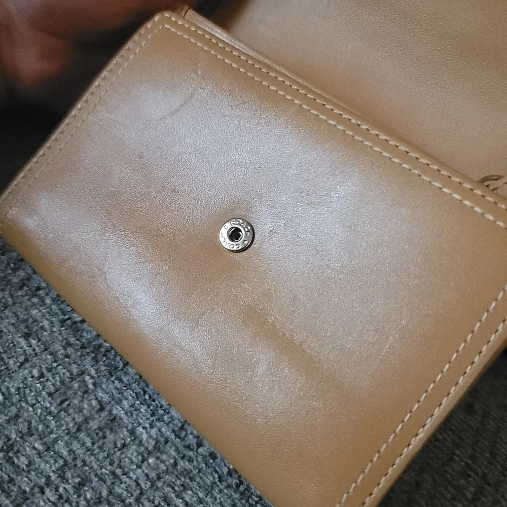 Coach Tan Leather Wallet with Gold-Tone Logo - Picture 6 of 16